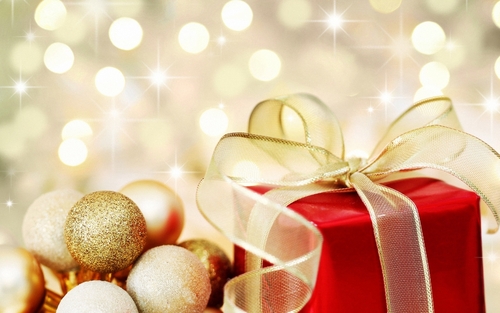 Golden-Christmas-ornaments-chr